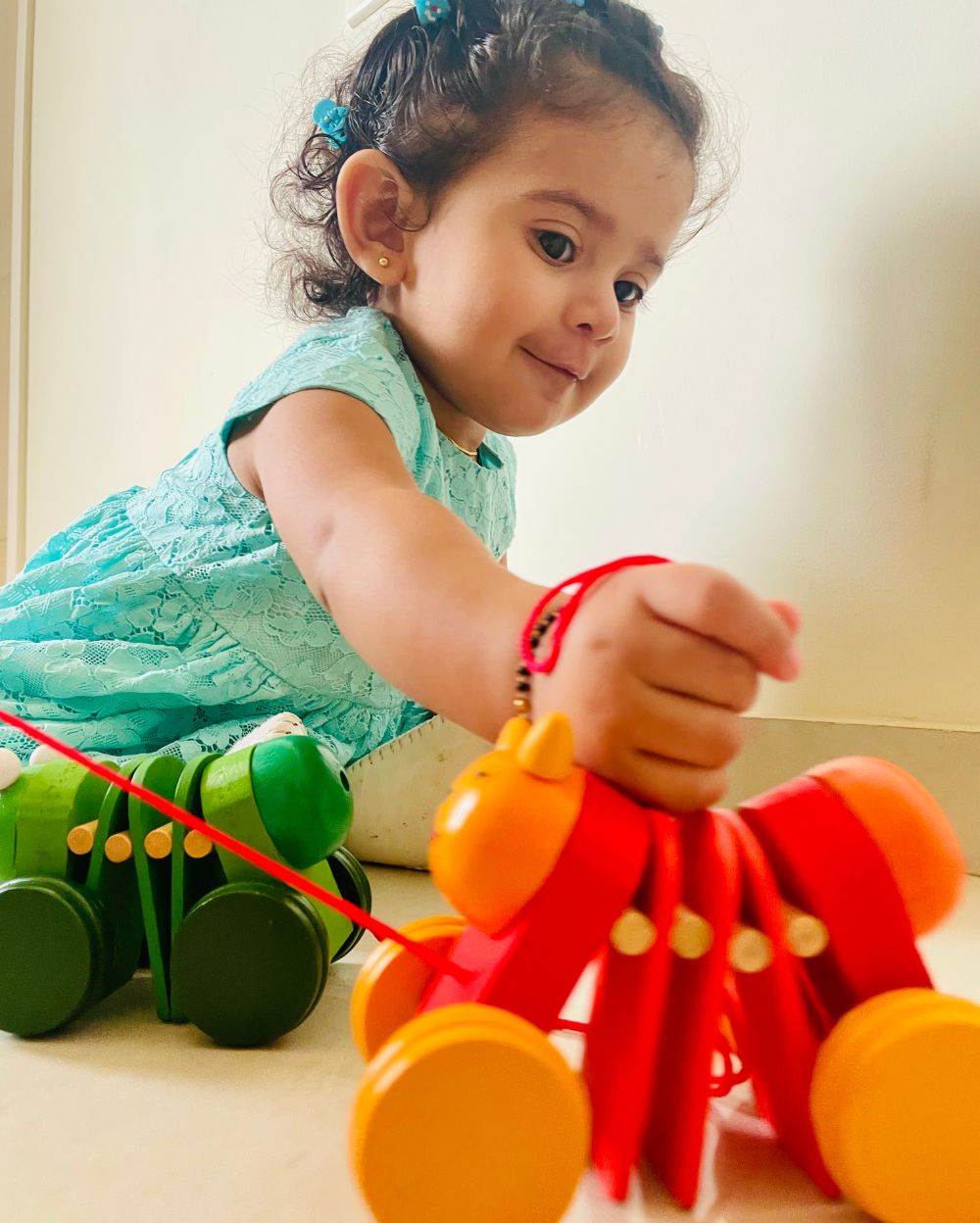 Moving Snail Clapper ( Set of 2)