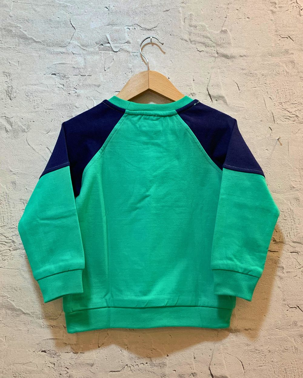 Green best sale raglan sweatshirt